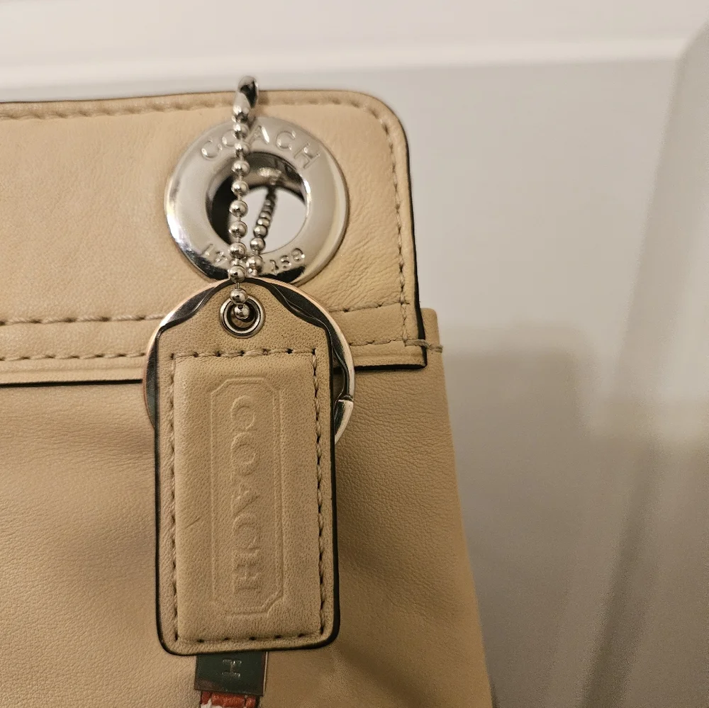 Coach Cream Wristlet Clutch - Picture 2 of 10